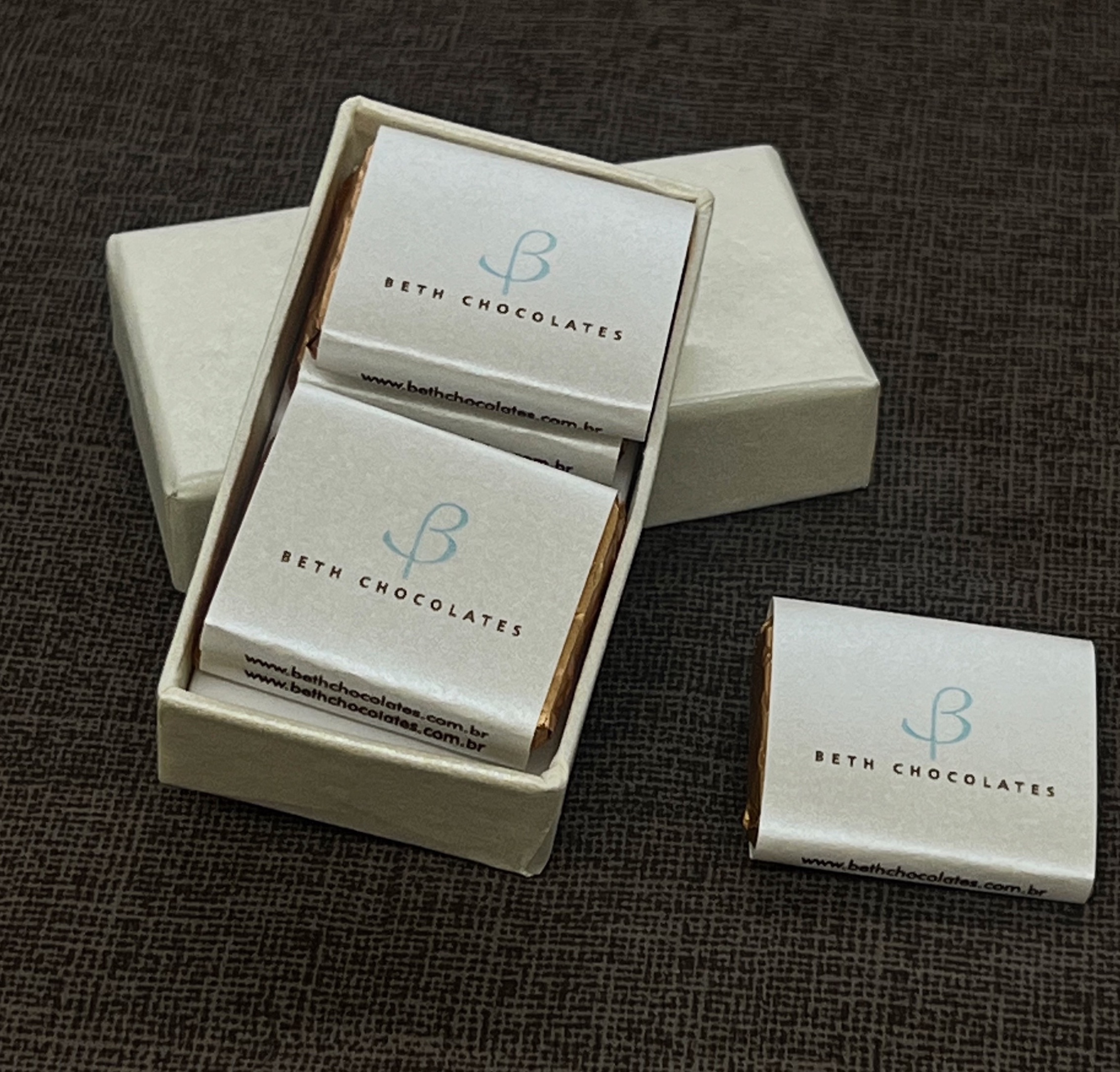 CAIXA PERSONALIZADA 6 TABLETES